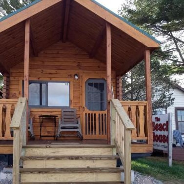 Beach House Lakeside Cottages Thumbnail