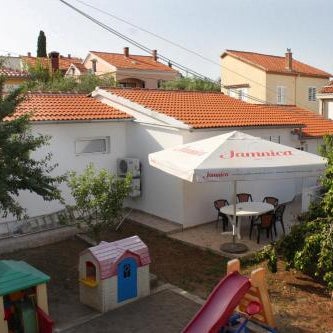 Family friendly seaside apartments Preko, Ugljan - 8232