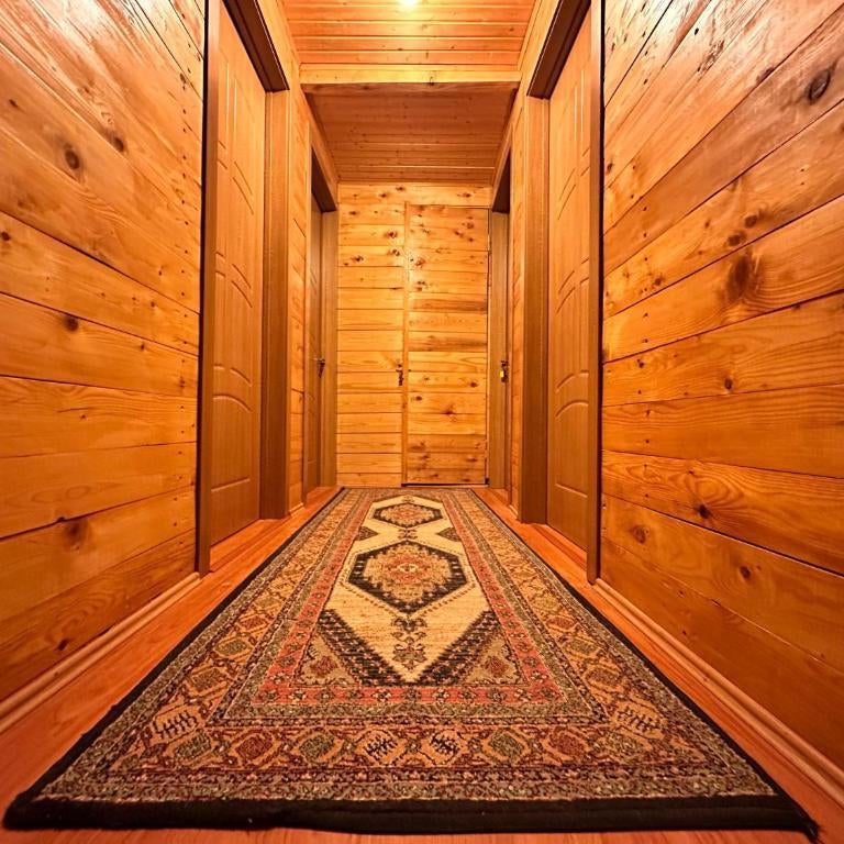 Family Hotel Parnas 2250 Thumbnail