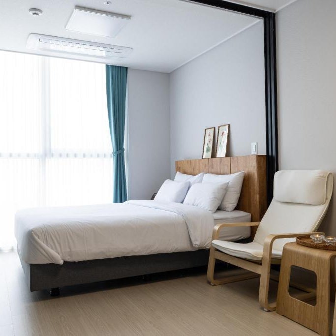 Grand Bleu Hotel & Residence