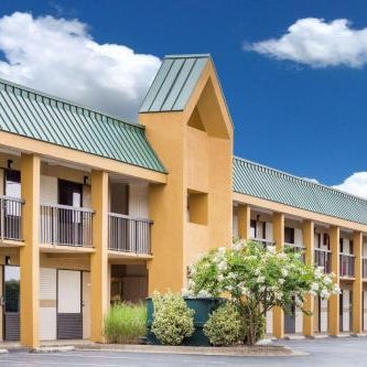 Super 8 by Wyndham Garysburg/Roanoke Rapids Thumbnail