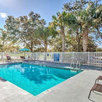 Microtel Inn & Suites By Wyndham Zephyrhills Thumbnail