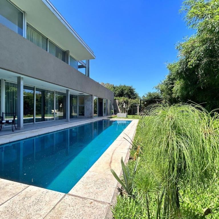 Armonium Airport Thumbnail