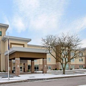 La Quinta Inn & Suites by Wyndham York Thumbnail