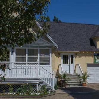 Genelle House B&B Guest House Thumbnail
