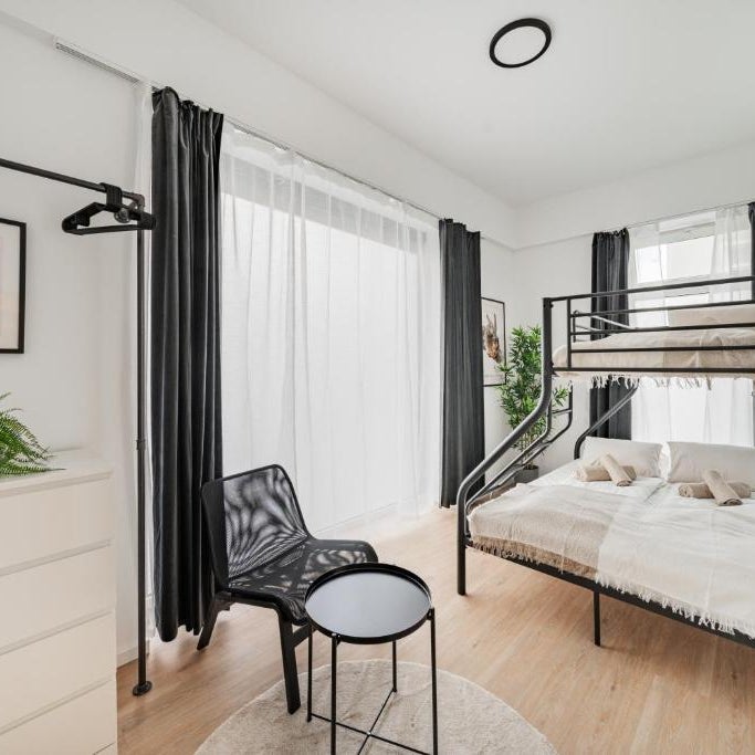 Chic Central City Rooms by Home2 Thumbnail