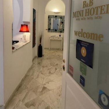 B&B Mini Hotel Incity-close train station and port-