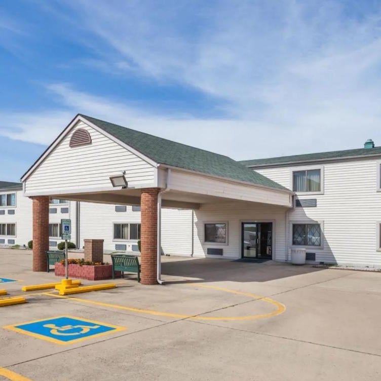 Fairbridge Inn Express Decatur Forsyth IL Thumbnail