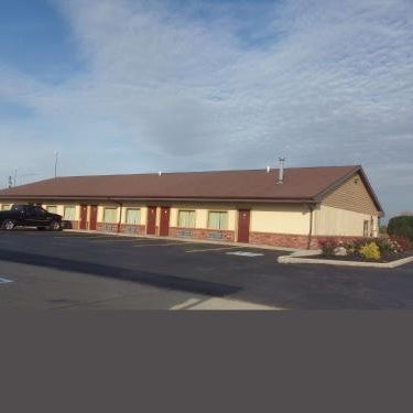 Huggy Bear Motel - Warren Thumbnail