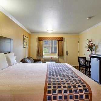 Hacienda Inn Thumbnail