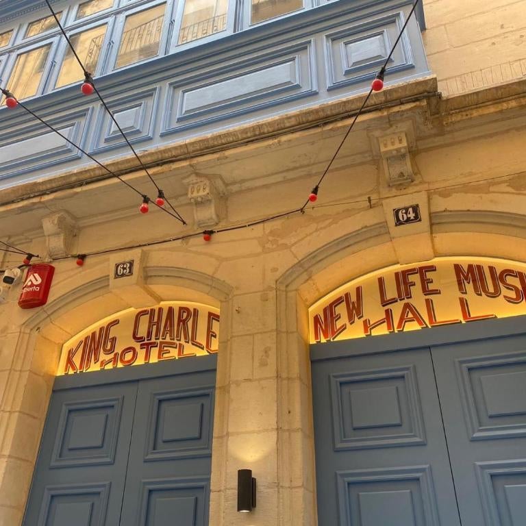 King Charles Boutique Thumbnail