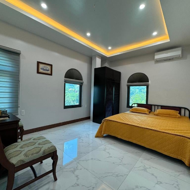 Linh San Hotel