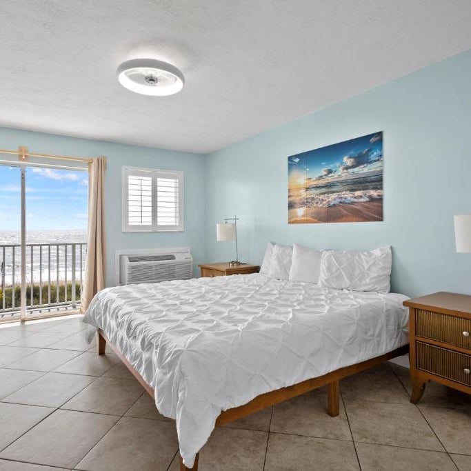 Oceanfront Inn Room #23 - Ocean View Balcony King Bed Thumbnail