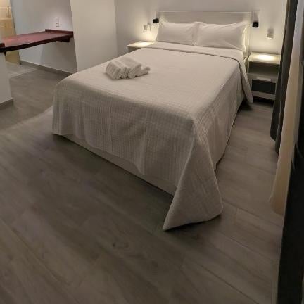 Bajo Capital Con Terraza y Aparcamiento Privado