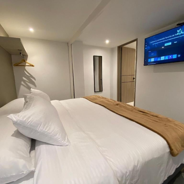 96K Premium Suite - Rooms minutes from the Airport in Bogotá