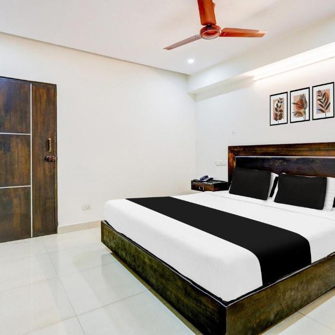 Super OYO Townhouse Gajuwaka Centre