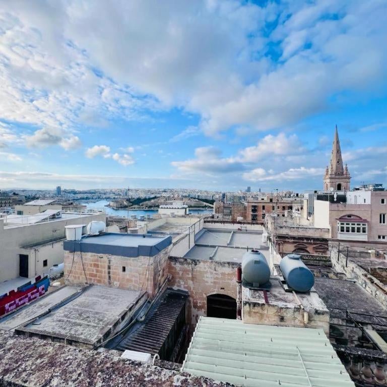 Deluxe One Bedroom Apartment 10 Meters from Valletta Center Thumbnail