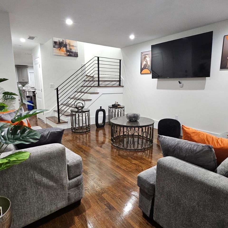 Brand New 4BR House 20Min Downtown Boston Thumbnail