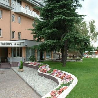 Hotel Embassy Thumbnail