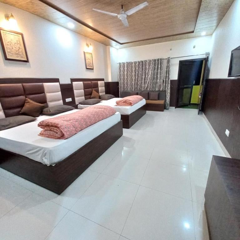 Cottage Club Inn