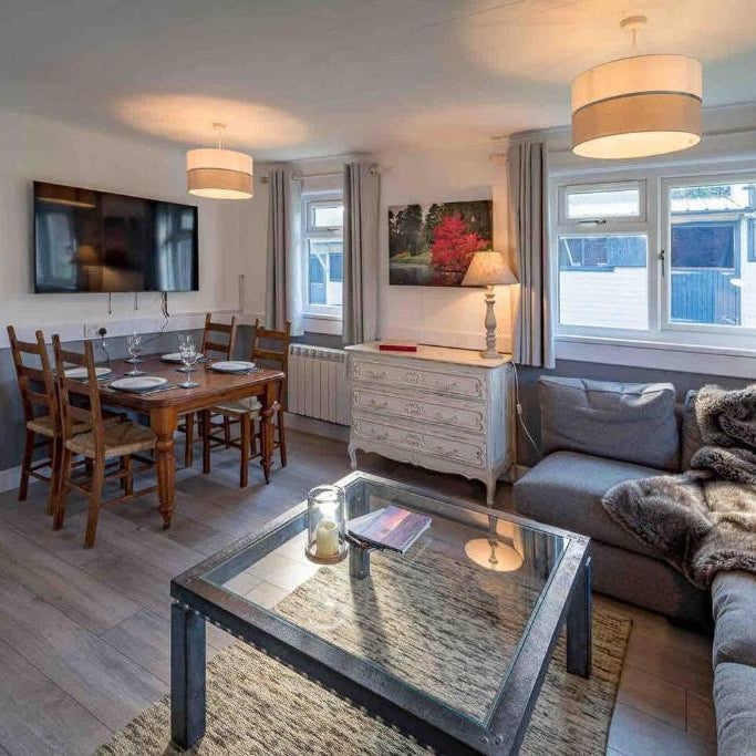 Cedar Cabin Overlooking Bedgebury Forest