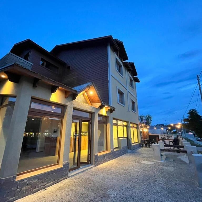 De los Tres Thumbnail