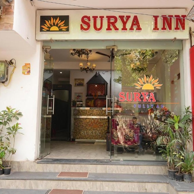 Family Hotel - 1 Min Walk in Nizamuddin Railway Station Thumbnail