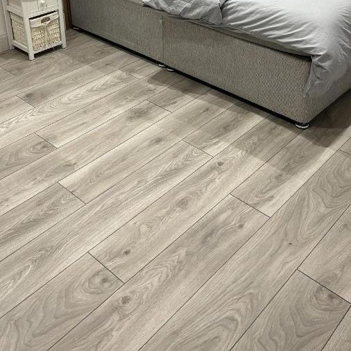 Gatwick Guest House - Short & Long Stay, Airport Parking, Airport Shuttle, Early & Late Check In - 49, RH11 8QX Thumbnail