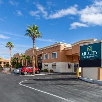 Quality Inn & Suites near Downtown Mesa Thumbnail