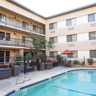 Oxford Suites Redding Thumbnail