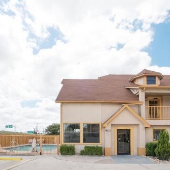 Howard Johnson by Wyndham San Marcos Thumbnail