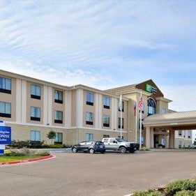 Holiday Inn Express and Suites Schulenburg By IHG Thumbnail