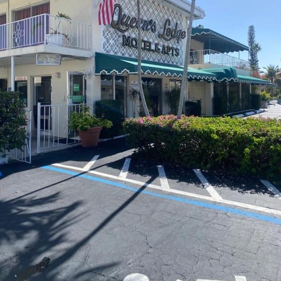 Queens Lodge Motel Thumbnail