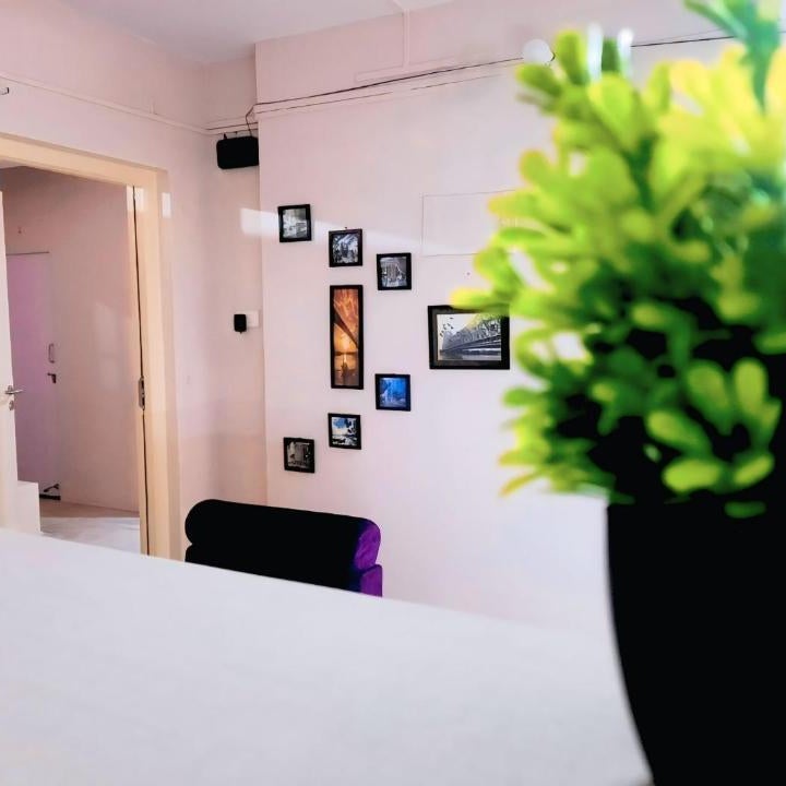 Little While global-Capsule hotel -Near metro Thumbnail