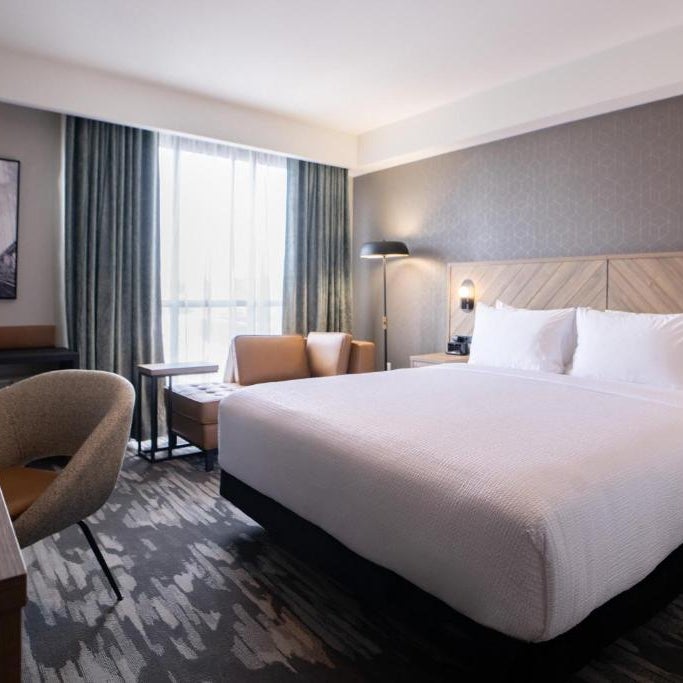 Sandman Signature Winnipeg Airport Hotel & Suites Thumbnail
