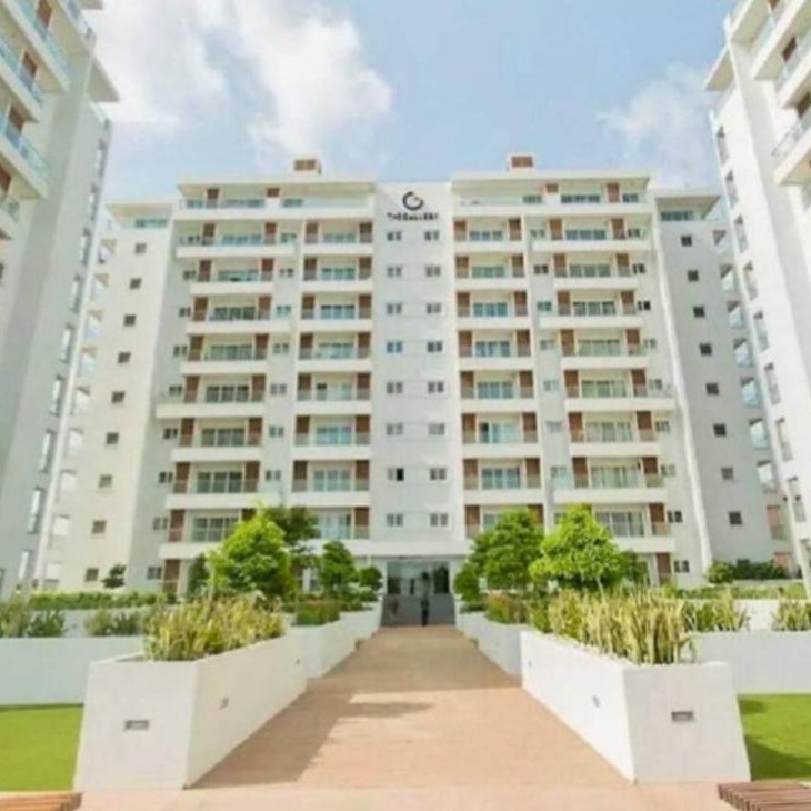Chic 1BR Apt with Pool, High-speed Internet at The Gallery, 10 mins from Airport, 5mins from Major Restaurants and Malls Thumbnail