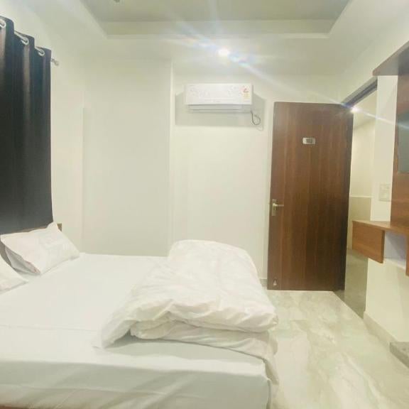 Hotel O Parl Crown