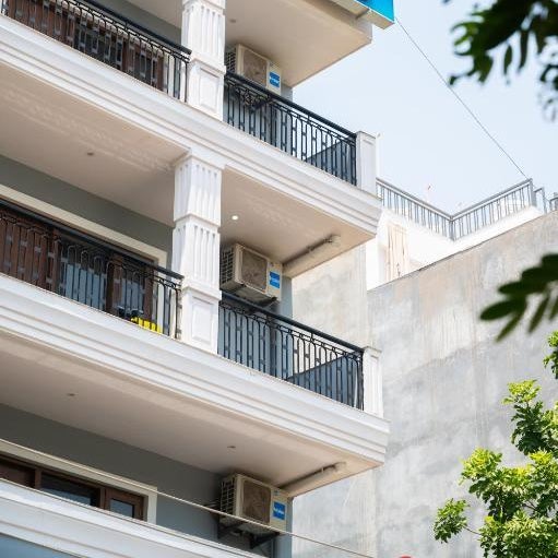 Housr Sector 28 Near to Phase 1 Metro Station