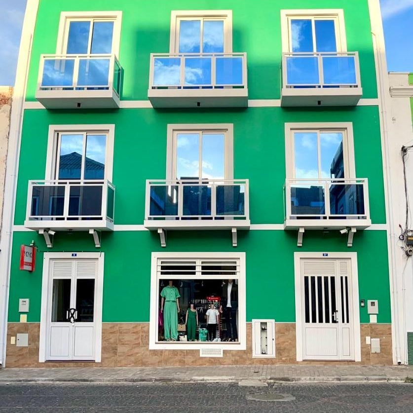 Lily holiday hotel