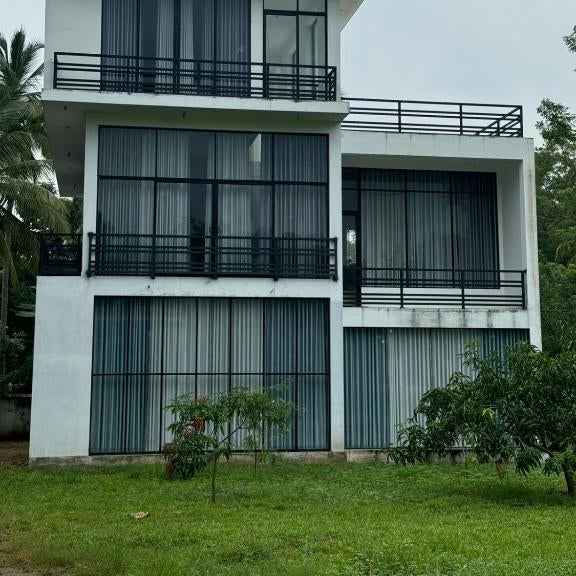 HOTEL Pearl White Residency