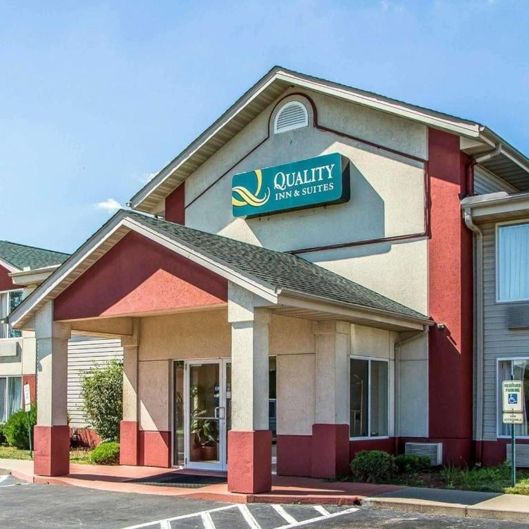 Quality Inn & Suites Middletown - Franklin Thumbnail