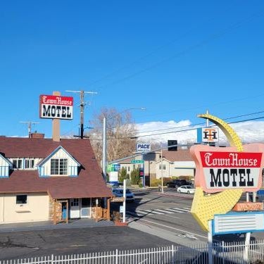 Townhouse Motel Thumbnail