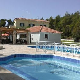 Zeus Hotel
