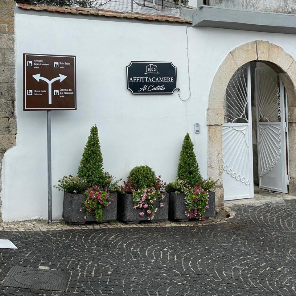 AFFITTACAMERE al CASTELLO AIROLA BN