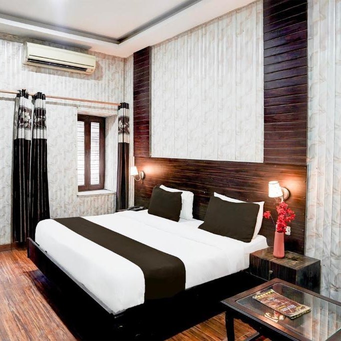 Hotel O Tyagi Road near Railway Station