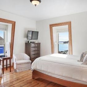Sail Inn Lunenburg Thumbnail