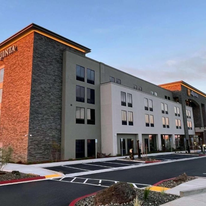 La Quinta Inn and Suites by Wyndham Lincoln Thumbnail