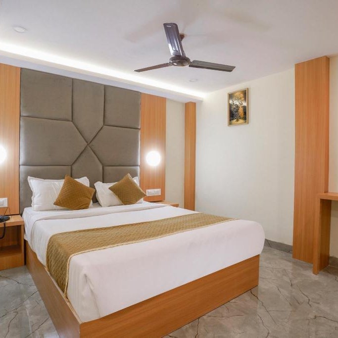 Hotel Crystal Castle