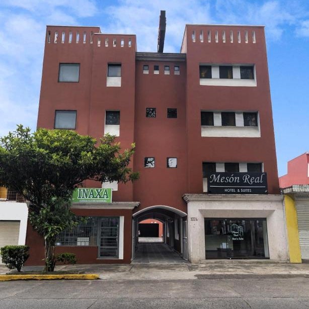 Mesón Real Hotel & Suites