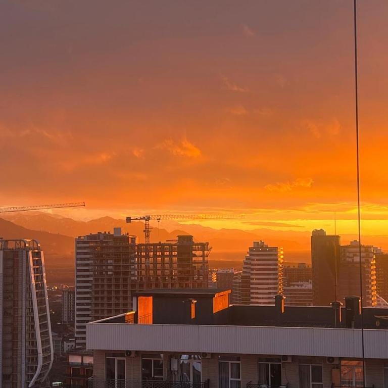 Komunna Luxe Thumbnail